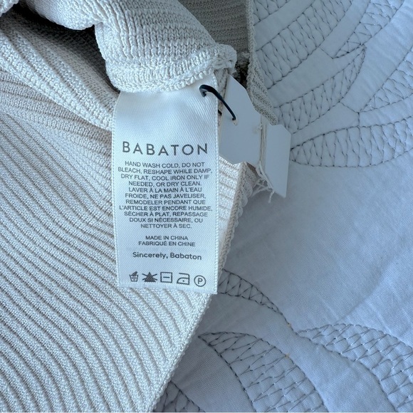 NWT - Aritzia - Wilfred - Sculpt Knit Racer Cropped Tank - Matte Pearl - Picture 4 of 8